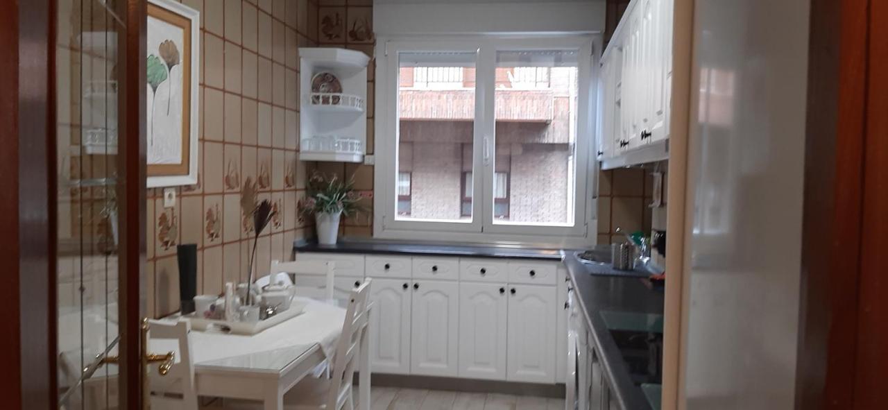 Apartamento Costa Vasca Las Arenas Гечо Екстериор снимка