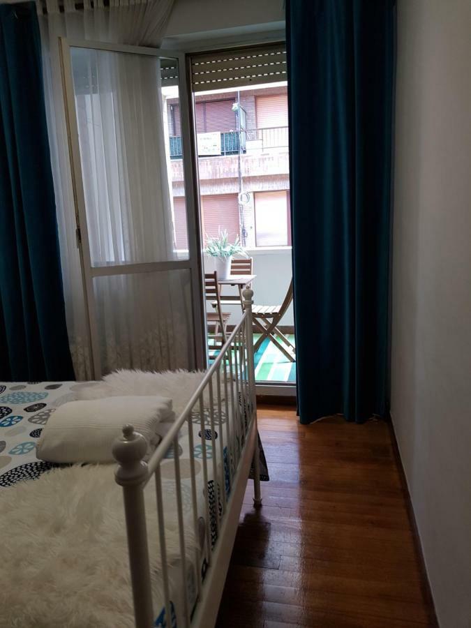 Apartamento Costa Vasca Las Arenas Гечо Екстериор снимка